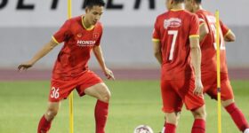 Bóng đá VN 30/11: HLV Park loại 5 tên trước ngày sang Singapore