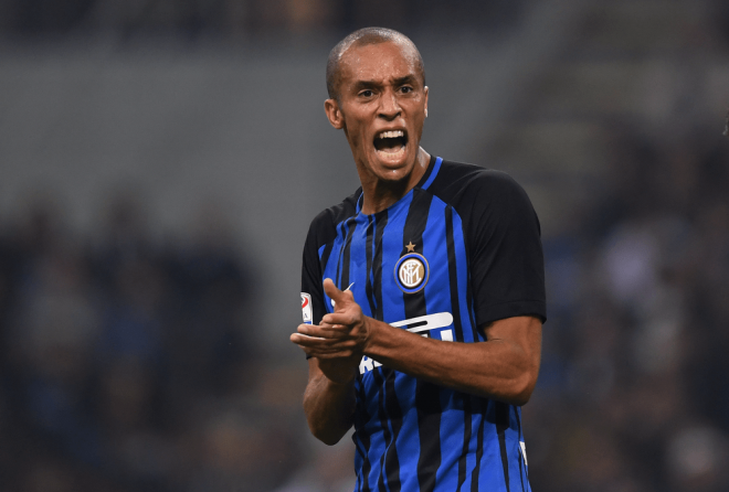 Tin chuyển nhượng 16/10: MU đánh tiếng mua trung vệ Inter