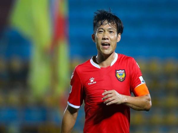 Tin bóng đá VN chiều 12/11: Hà Nội FC gia hạn hợp đồng với Lê Tấn Tài