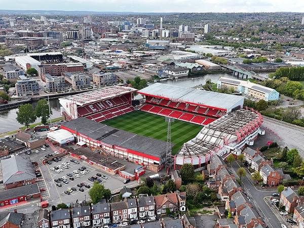 Sân vận động City Ground: Nơi ghi dấu lịch sử huy hoàng