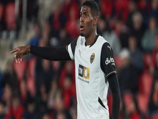 Chuyển nhượng BĐ: PSG đặt Cristhian Mosquera vào tầm ngắm