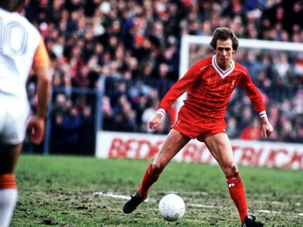 Hậu vệ Liverpool thành công nhất trong lịch sử CLB