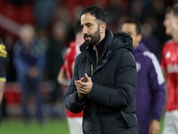 Chuyển nhượng MU: Tăng cường tuyến giữa cho phiên chợ đông