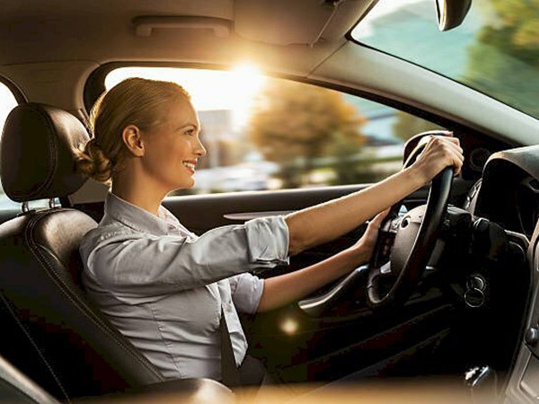 Nằm mơ thấy lái xe ô tô là điềm gì, hên hay xui?