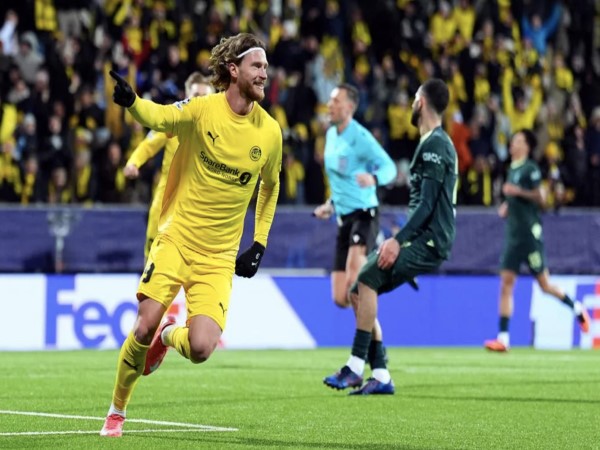 PSG loạng choạng, Arsenal băng băng về đích