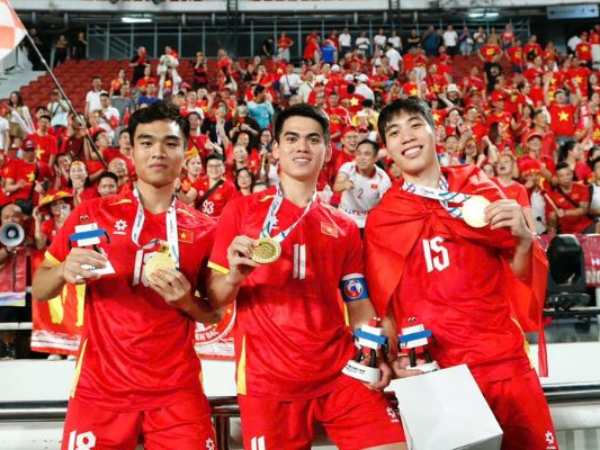 Khuất Văn Khang: Gương mặt trẻ mang kỳ vọng cho thế hệ kế cận