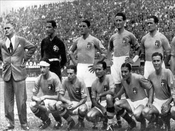 Giải mã: Đội tuyển bóng đá Ý vô địch lần đầu tiên năm nào? Giải mã: Đội tuyển bóng đá Ý vô địch lần đầu tiên năm nào?